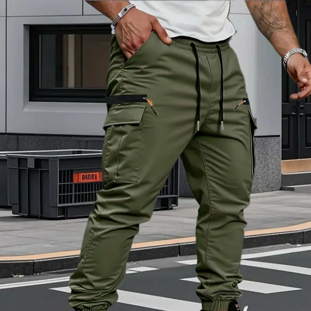 Pantalon jogger cargo stretch pour hommes Mathis, vue de face en kaki