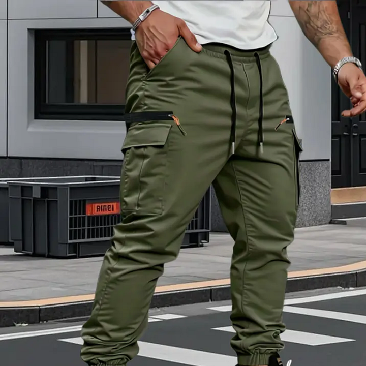 Pantalon jogger cargo stretch pour hommes Mathis, vue de face en kaki
