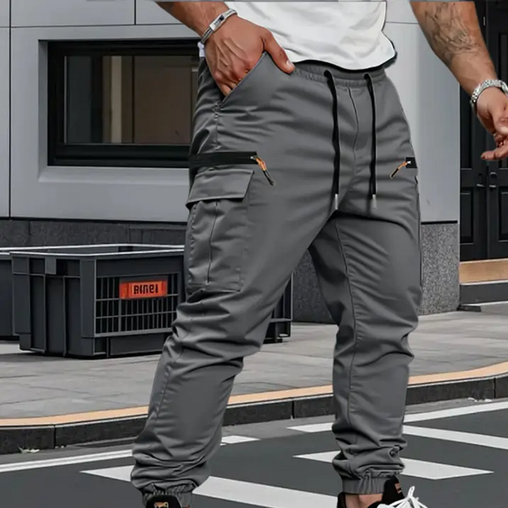 Pantalon jogger cargo stretch pour hommes Mathis, vue détaillée des poches cargo